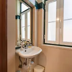 106 A - Martim Moniz Central Apartment